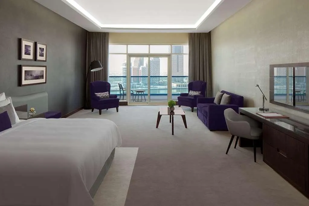 Radisson Blu Hotel. Dubai Waterfront Hotel