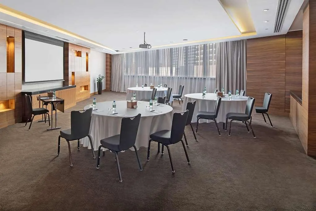 Radisson Blu Hotel. Dubai Waterfront Hotel