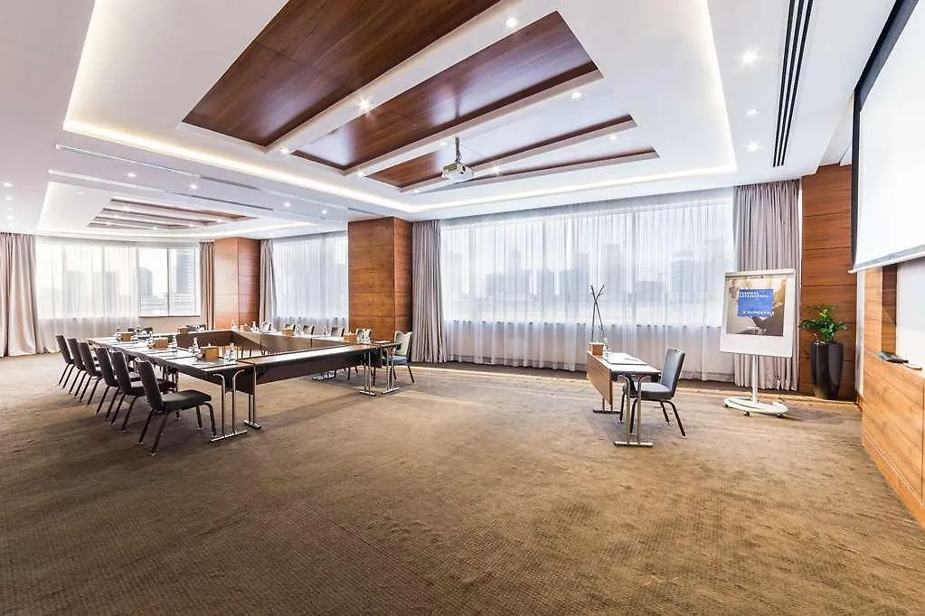 Radisson Blu Hotel. Dubai Waterfront Hotel