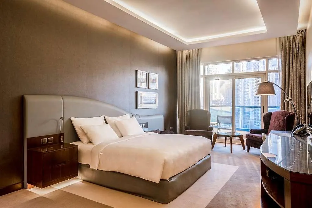 Radisson Blu Hotel. Dubai Waterfront